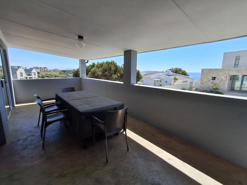 To Let 4 Bedroom Property for Rent in Britannia Bay Western Cape